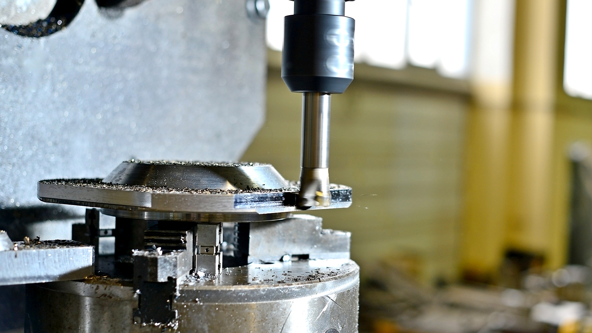 805-01 - Vertical Milling Machine - HSI