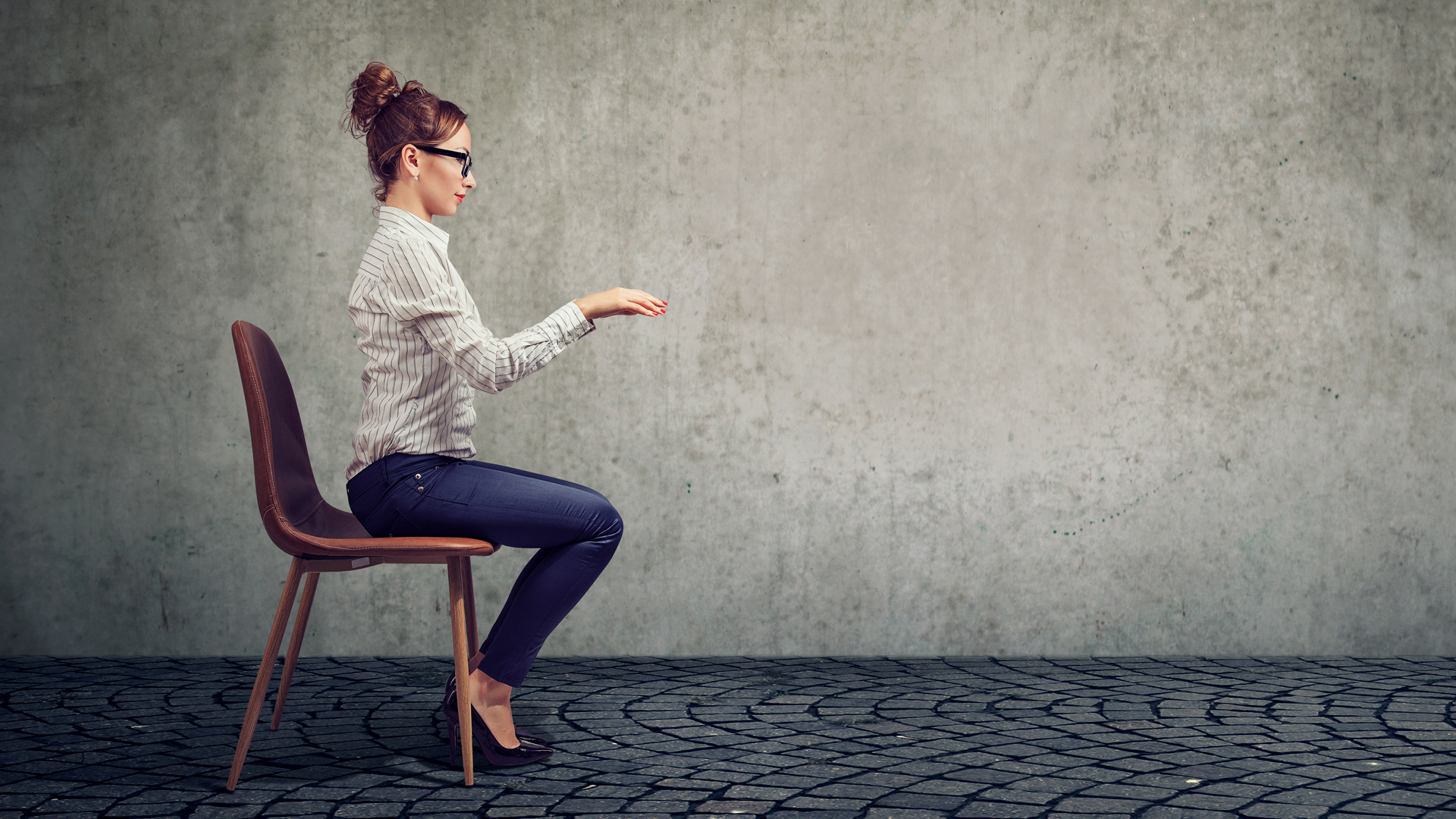 Office Ergonomics: 03. Adjusting Your Workspace to Minimize Strain - HSI